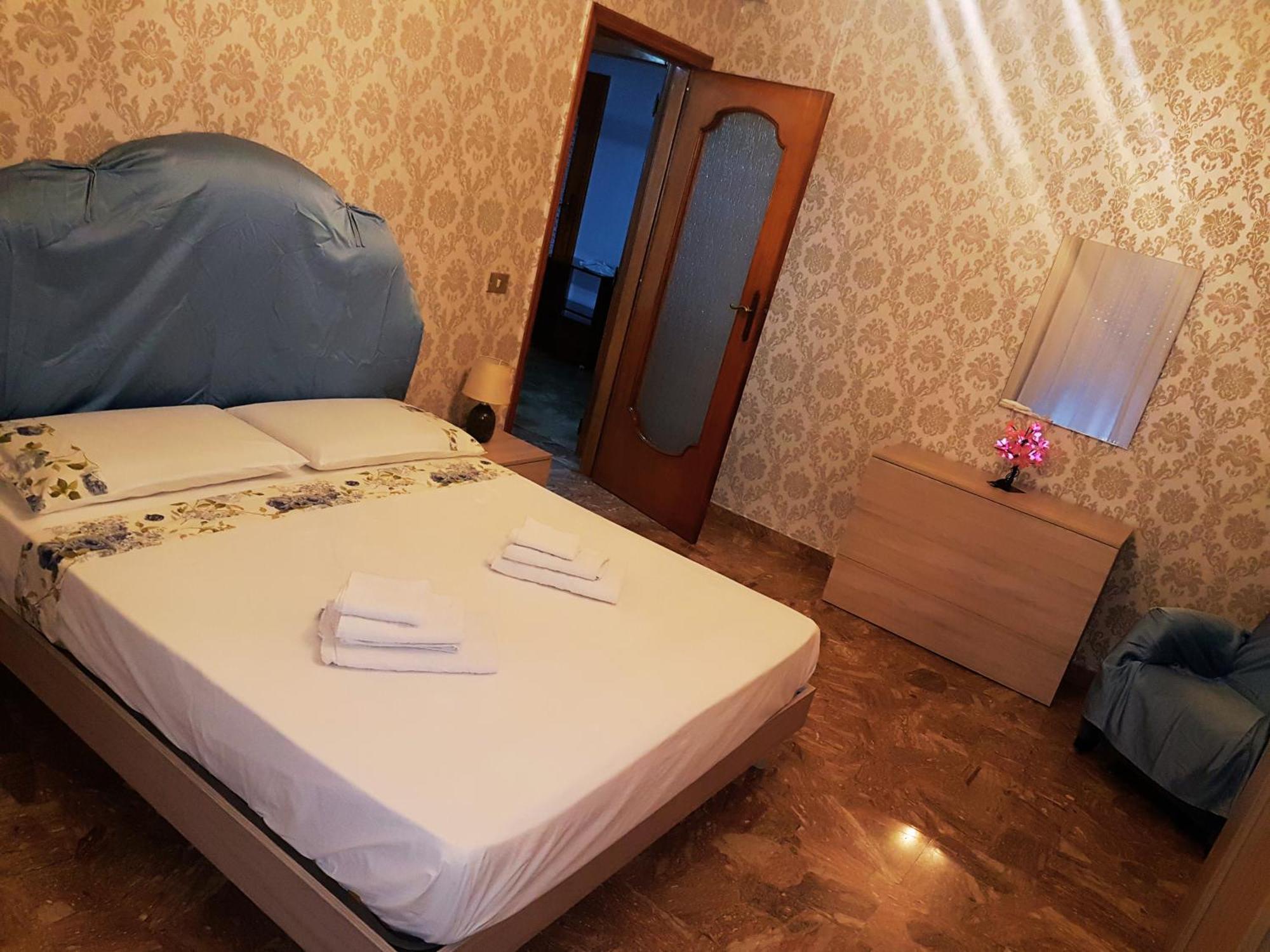 Appartement La Dimora Di Antonietta - Centro Storico à Naples Extérieur photo